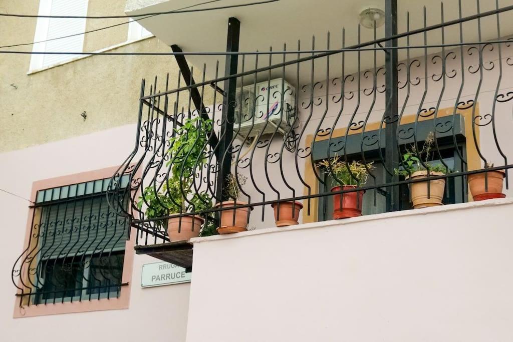 Kasmi Home Krujë Buitenkant foto