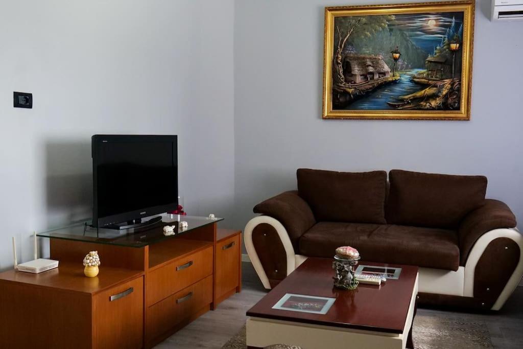 Kasmi Home Krujë Buitenkant foto