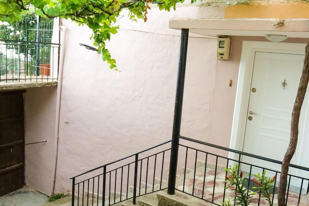 Kasmi Home Krujë Buitenkant foto